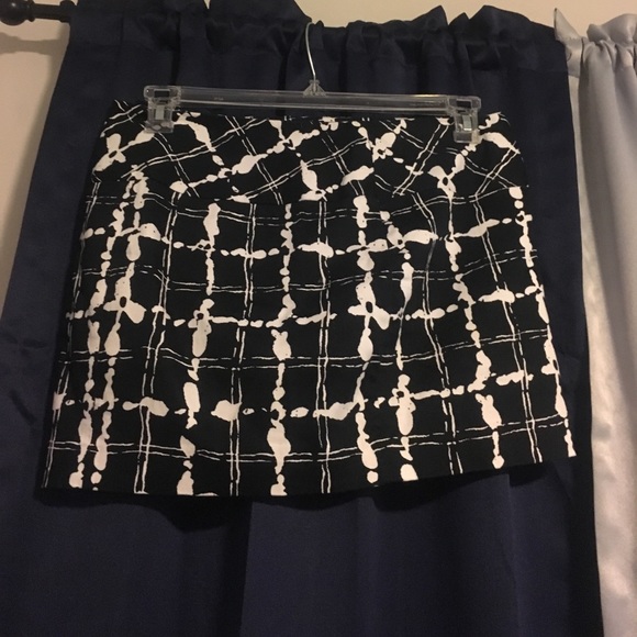 Express Pattern Mini Skirt - Picture 5 of 5
